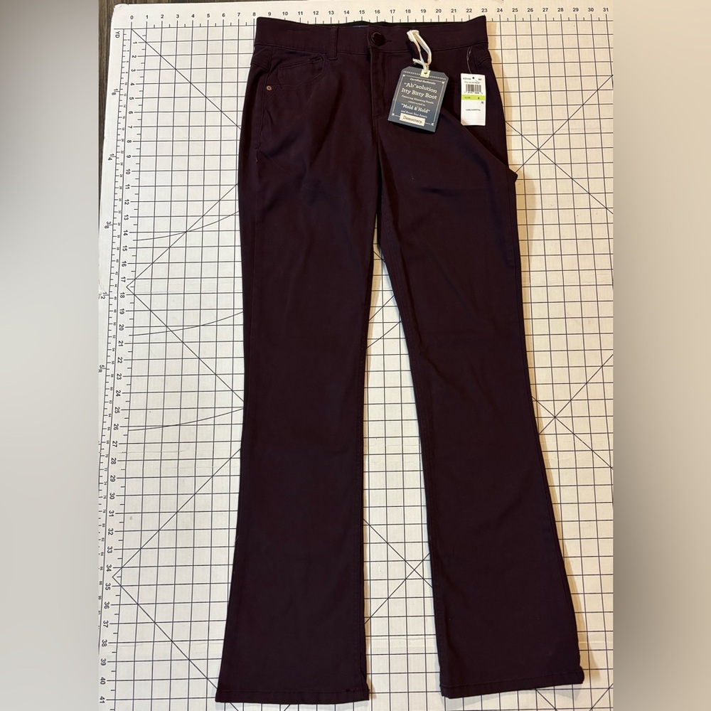 NWT Democracy Ab-solution Women’s Size 4 Purple Itty Bitty Boot Cut Jeans